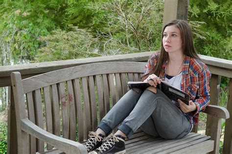 Exclusive: Katelyn Nacon on Enid in the TWD, Covid, Acting & More